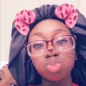 Meet your Posher, Kiya